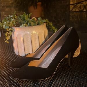 Elegant Black Kelly & Katie suede Women's Heels